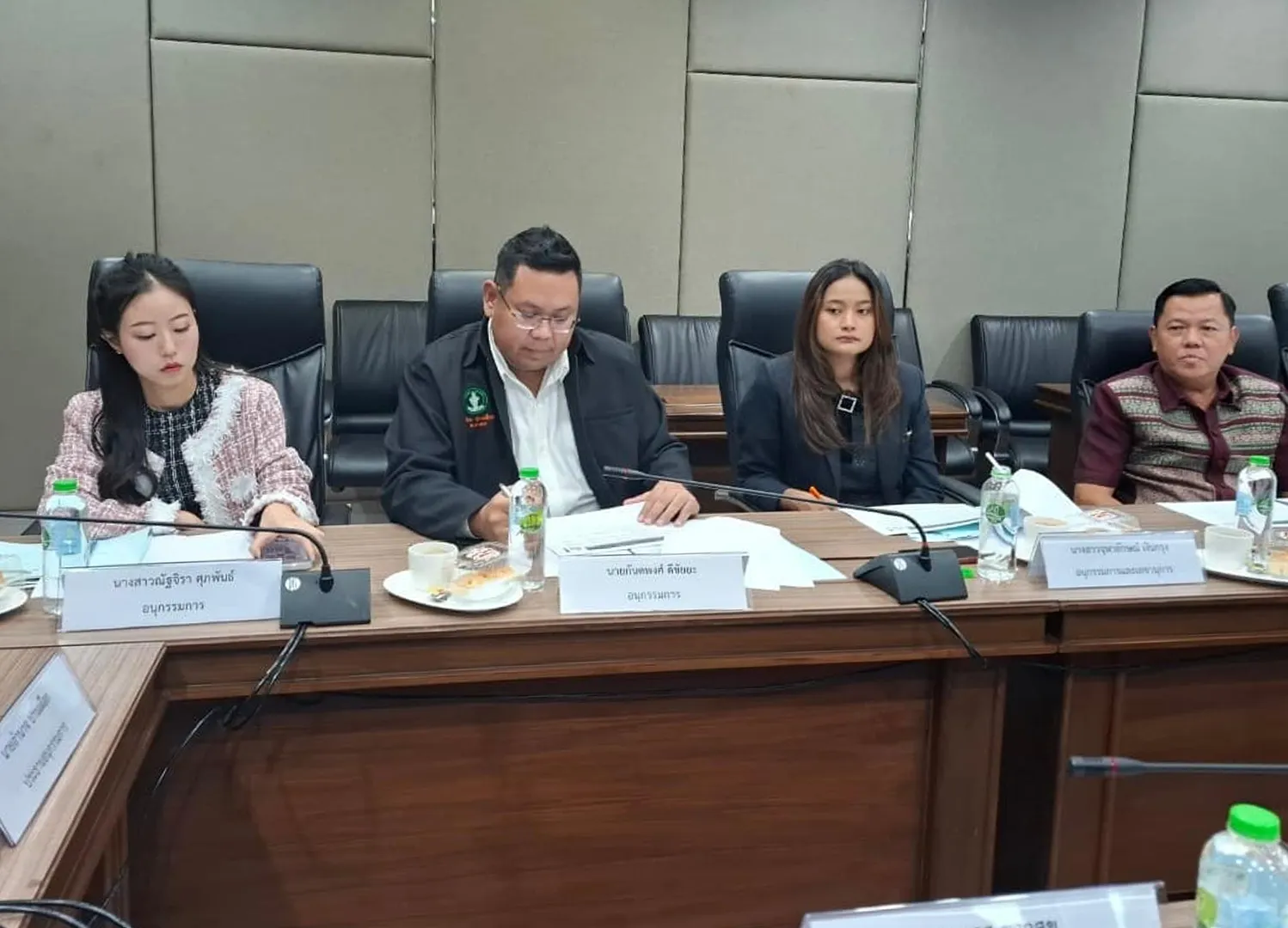 เข้าร่วมประชุมคณะอนุกรรมการโยธาและผังเมืองชุดที่ 12 ที่มีท่าน สก.อำนาจ ปานเผือก สก.เขตบางแคเป็นประธาน